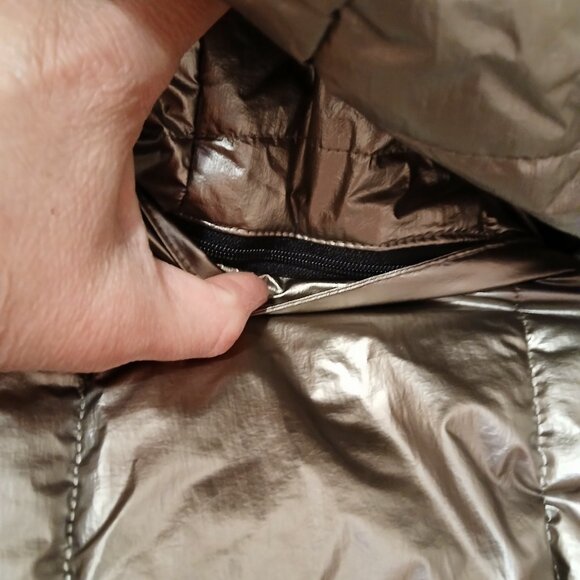 Michael Kors Champagne Metallic Belted Puffer Jacket/ Detachable Hood sz L - Picture 6 of 10